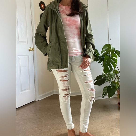 Army green utility jacket with hood. By Jolt - Picture 2 of 4